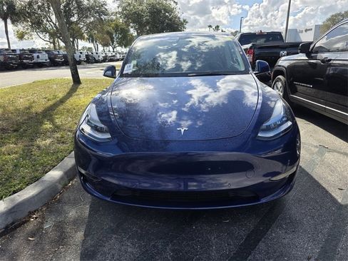 Used 2021 Tesla Model Y Long Range image 2