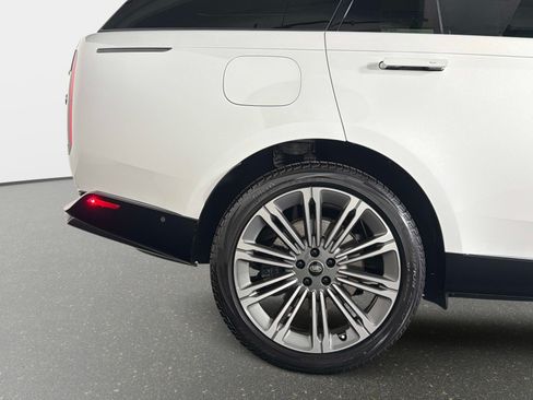 Used 2023 Land Rover Range Rover SE AWD/4WD image 17