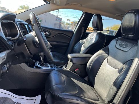 Used 2018 Jeep Cherokee Overland w/ Technology Group image 25