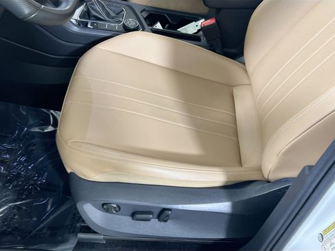 Used 2022 Volkswagen Tiguan SE R-Line image 18