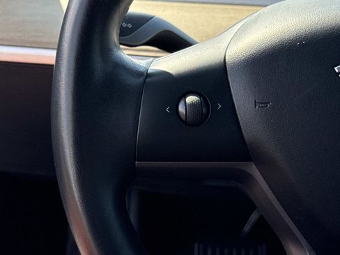 Used 2018 Tesla Model 3 Mid Range image 9