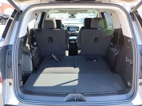 Used 2023 GMC Acadia SLE w/ Driver Convenience Package image 39