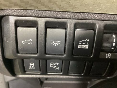 Certified 2022 Subaru Ascent Premium w/ Convenience Package image 17