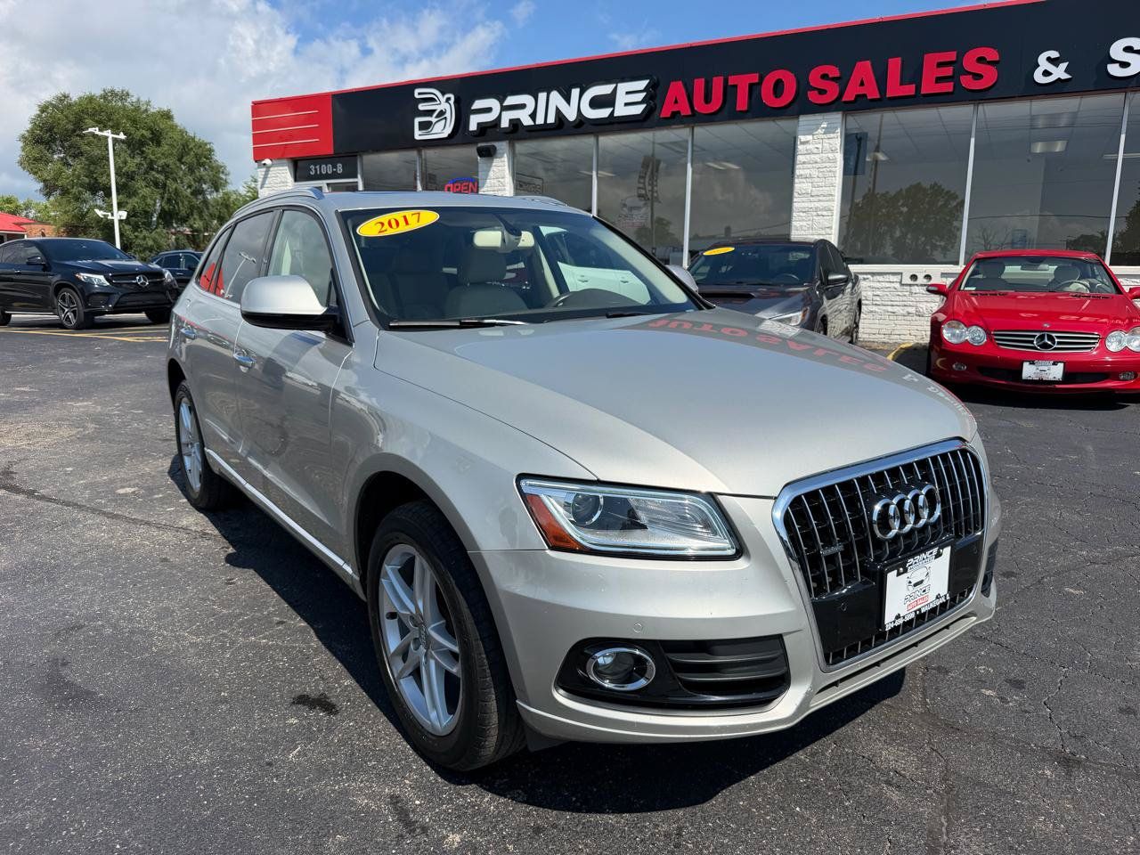 Used 2017 Audi Q5 2.0T Premium Plus w/ Technology Package AWD/4WD image 1