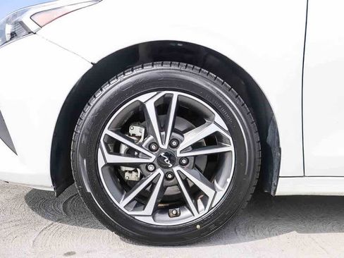 Used 2024 Kia Forte LXS w/ LXS Technology Package FWD image 11