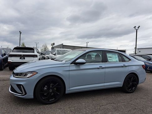 New 2026 Volkswagen Jetta SE image 10