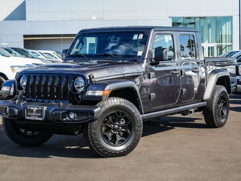 Used 2023 Jeep Gladiator Sport image 1