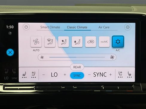 Used 2025 Volkswagen Atlas SE AWD/4WD image 18