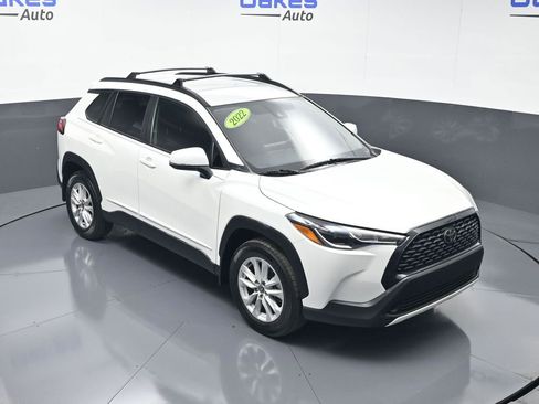 Used 2022 Toyota Corolla Cross LE FWD image 44