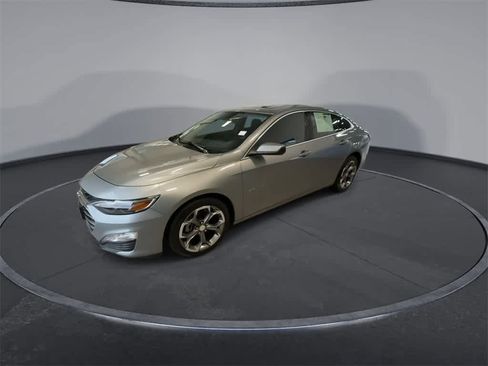 Used 2024 Chevrolet Malibu LT image 4