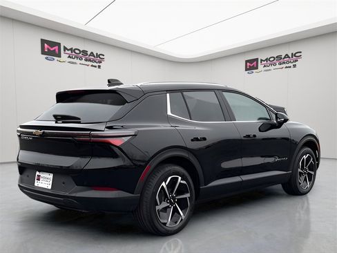 New 2026 Chevrolet Equinox EV LT image 7