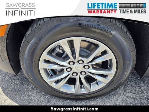 Used 2022 Cadillac XT5 Premium Luxury w/ Technology Package FWD image 6