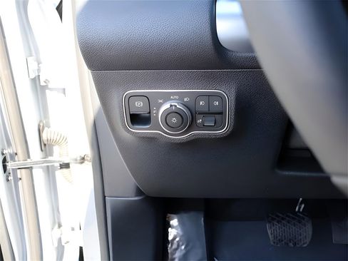 Certified 2025 Mercedes-Benz GLB 250 4MATIC image 35