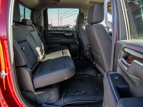 Used 2024 GMC Sierra 2500 SLE w/ SLE Value Package; image 19