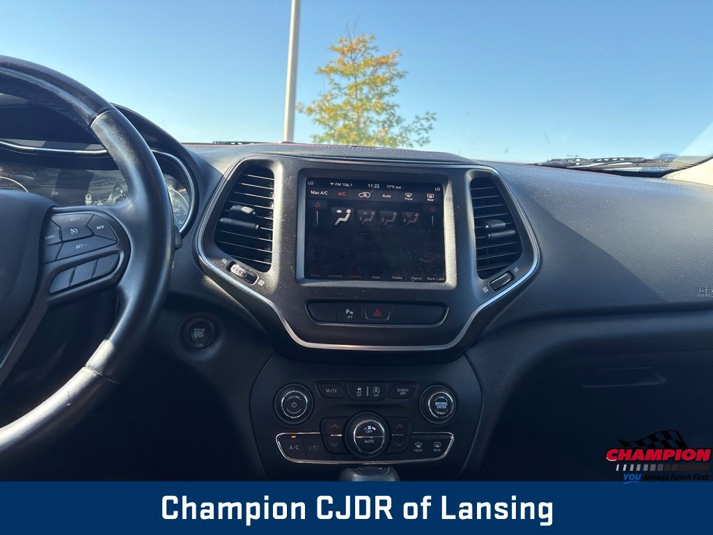 Used 2019 Jeep Cherokee Trailhawk w/ Cold Weather Group AWD/4WD image 3