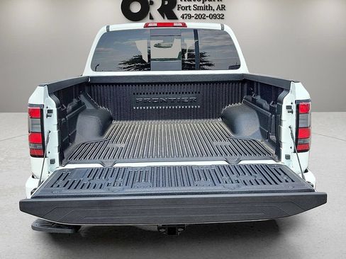 Used 2025 Nissan Frontier SV w/ Tow Package AWD/4WD image 19
