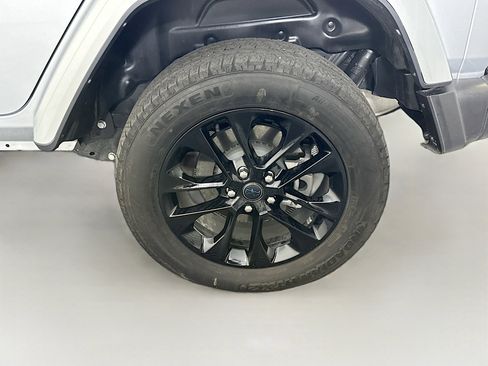 Used 2024 Jeep Wrangler Sahara w/ Technology Group image 11