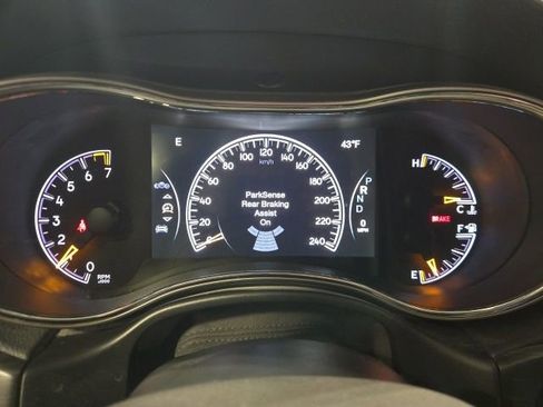 Used 2021 Jeep Grand Cherokee Limited image 17