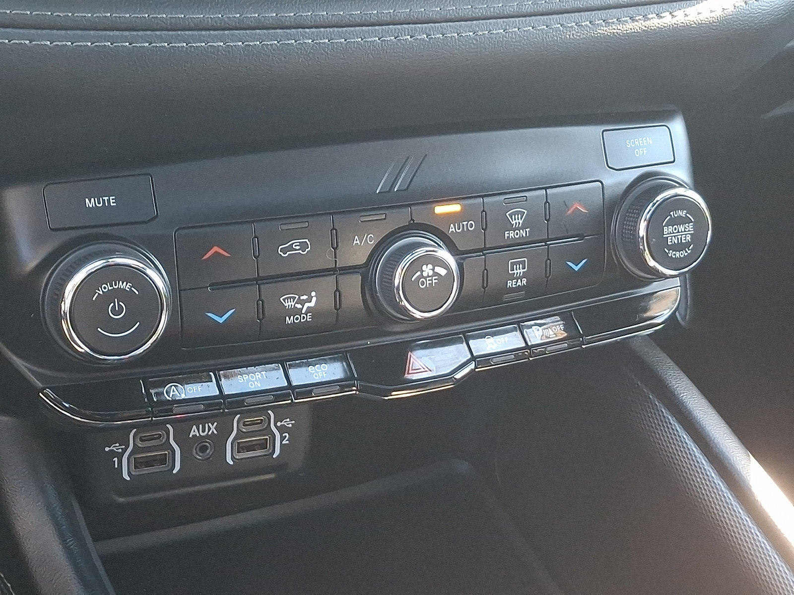 Used 2021 Dodge Durango GT w/ Blacktop Package AWD/4WD image 17