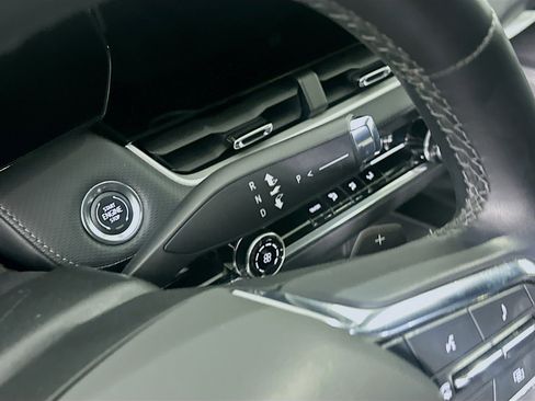 Used 2025 Chevrolet Equinox LT image 24