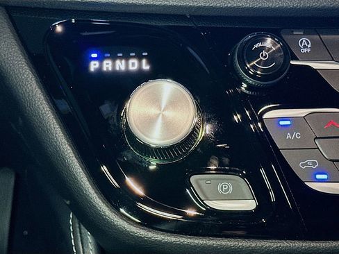 New 2026 Chrysler Pacifica Limited w/ S Appearance Package image 12