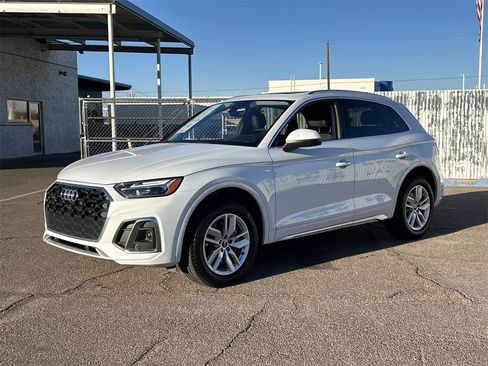 Used 2022 Audi Q5 2.0T Premium image 3