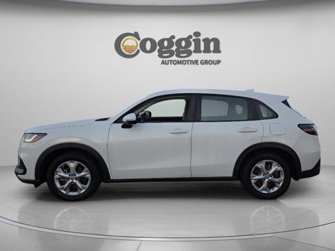 Used 2024 Honda HR-V LX image 2