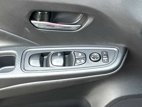 New 2025 Nissan Versa SV w/ Trunk Package image 22