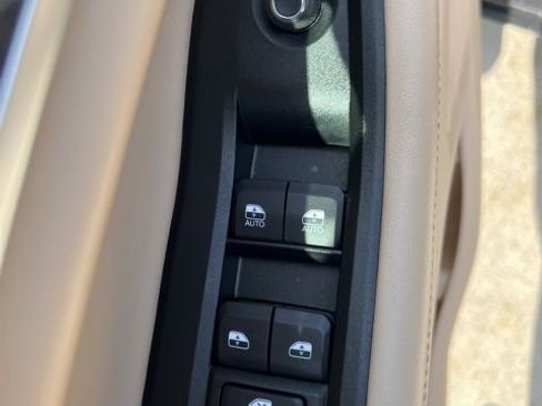 Used 2024 Jeep Grand Cherokee Limited w/ Trailer Tow Package image 18