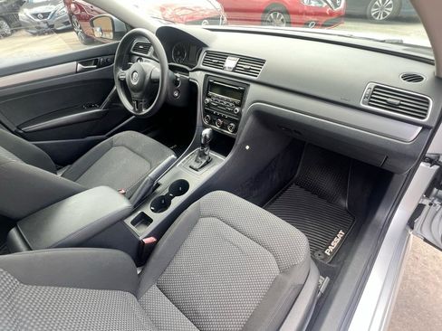 Used 2014 Volkswagen Passat 2.5 S FWD image 21
