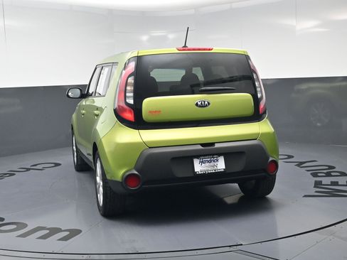 Used 2015 Kia Soul + image 8