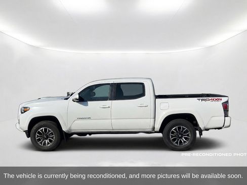 Used 2023 Toyota Tacoma TRD Sport w/ Advanced Technology Package AWD/4WD image 9
