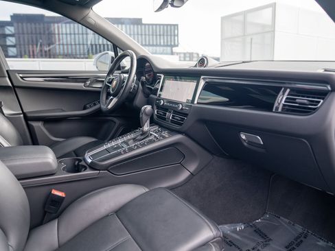 Used 2020 Porsche Macan AWD/4WD image 26