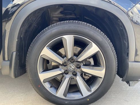 Certified 2024 Honda Pilot Touring image 7