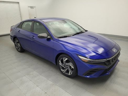 Used 2025 Hyundai Elantra Sport w/ Cargo Package FWD image 11
