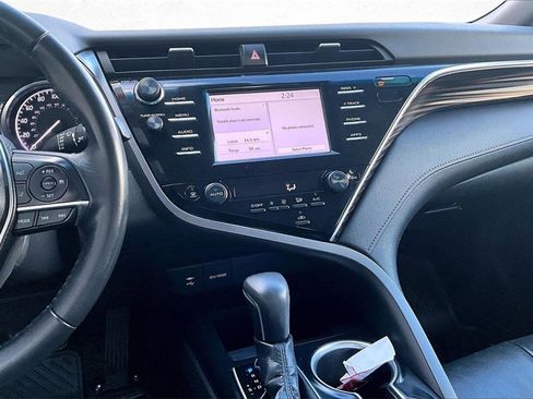 Certified 2018 Toyota Camry XLE image 10