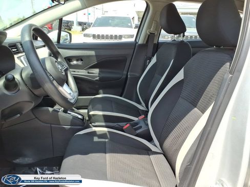 Used 2021 Nissan Versa SV FWD image 10