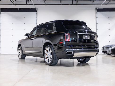 Used 2022 Rolls-Royce Cullinan AWD/4WD image 6