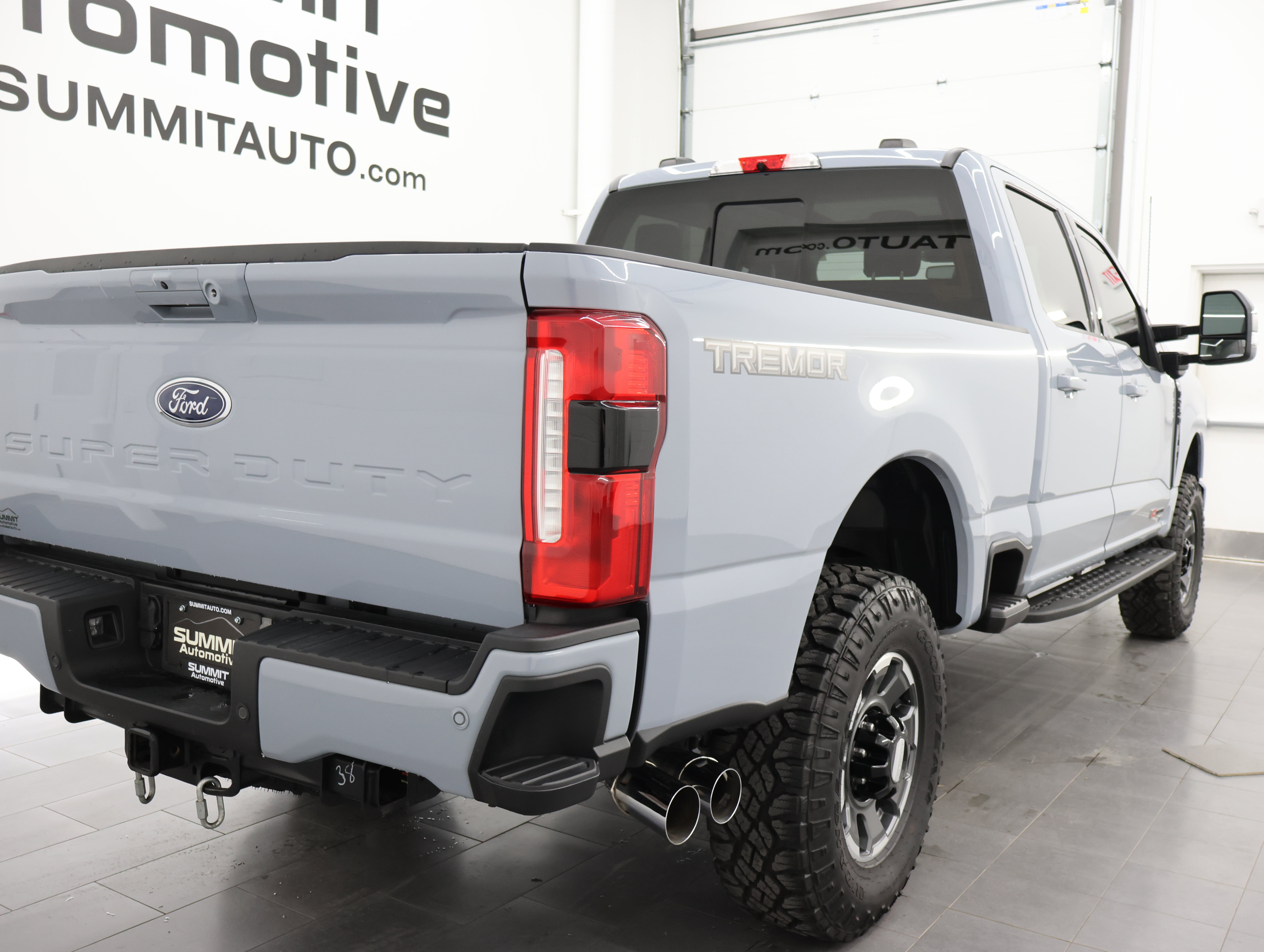 Used 2024 Ford F250 Lariat w/ Lariat Ultimate Package AWD/4WD image 4