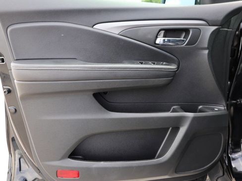 Used 2021 Honda Ridgeline Sport image 12