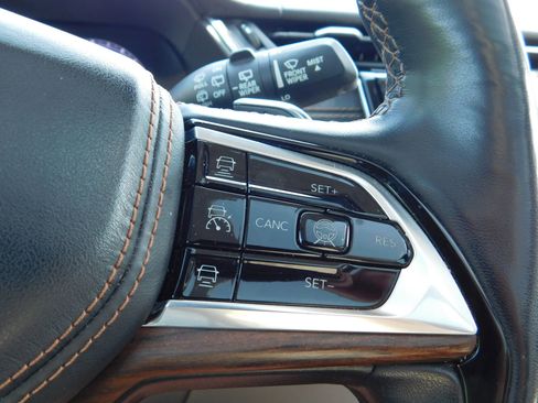 Used 2022 Jeep Grand Cherokee L Summit w/ Advanced Protech Group IV AWD/4WD image 29