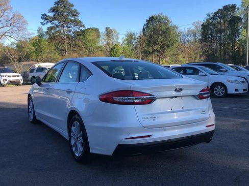 Used 2020 Ford Fusion SE image 5