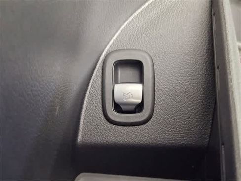 Certified 2025 Mercedes-Benz GLC 300 GLC 300 image 88
