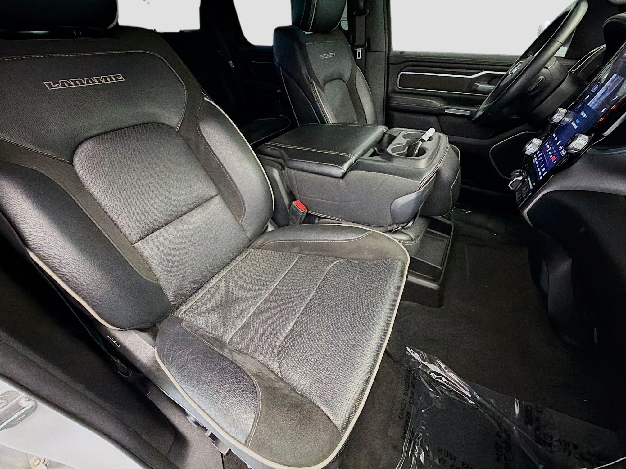 Used 2023 RAM 1500 Laramie AWD/4WD image 15