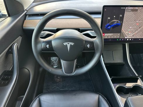 Used 2021 Tesla Model Y Long Range image 15