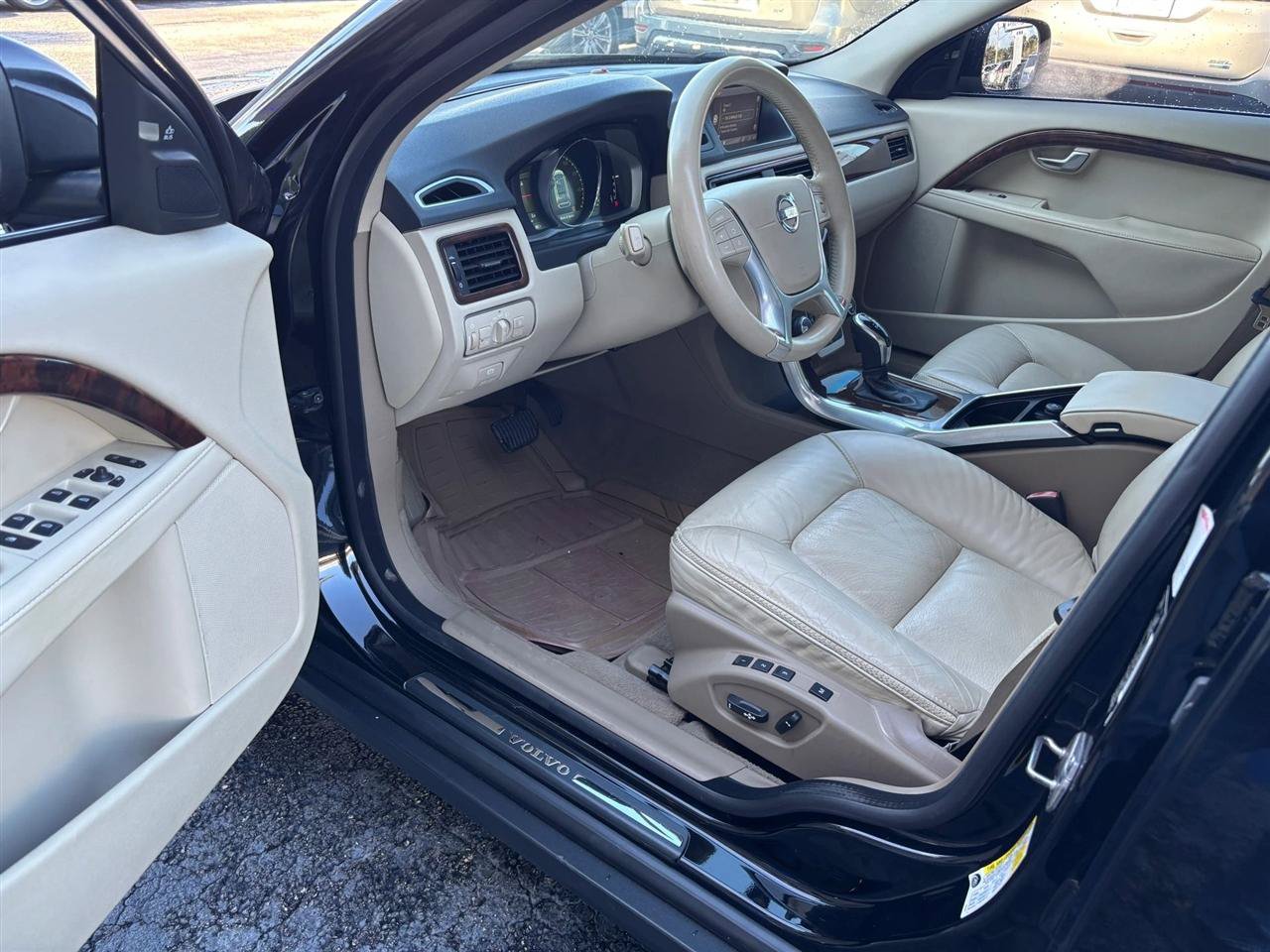 Used 2015 Volvo XC70 T5 Premier Plus FWD image 9