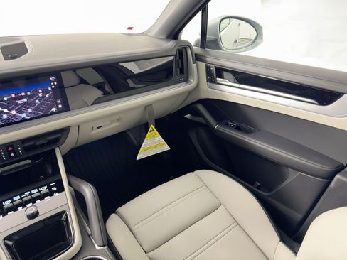 Certified 2026 Porsche Cayenne Coupe AWD/4WD image 29