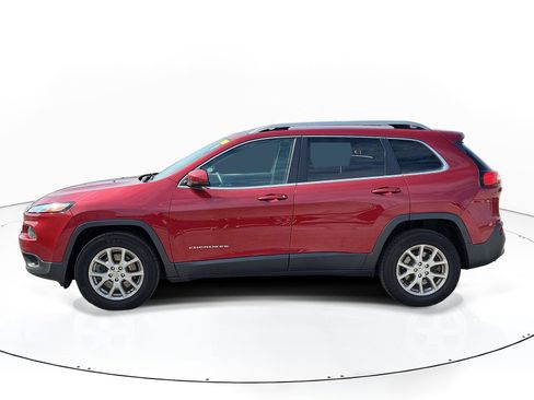 Used 2017 Jeep Cherokee Latitude w/ Safety/Convenience Group AWD/4WD image 4