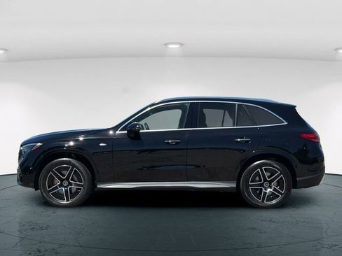 Used 2025 Mercedes-Benz GLC 350e 4MATIC image 4