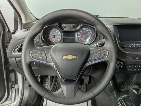 Used 2017 Chevrolet Cruze LT image 15